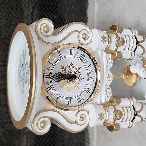 ๐ฏBATH & BODY WORKS Christmas Candle Holder๐ฏ - Picture 3 of 10